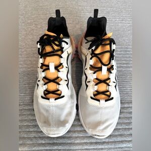MENS NIKE REACT SNEAKERS. SIZE 10.5.